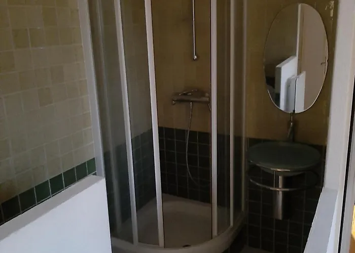 Confortable En Partage Séjour chez l'habitant *